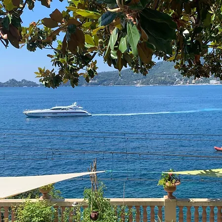 Oda ve Kahvaltı Ladidi Rapallo