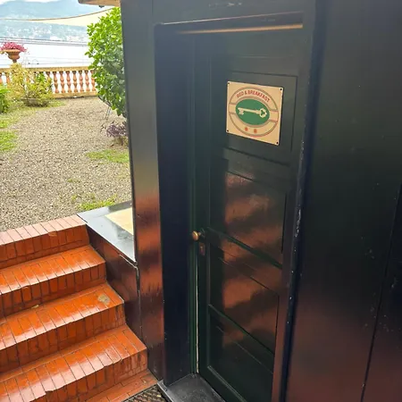 לינה וארוחת בוקר Ladidi 3*